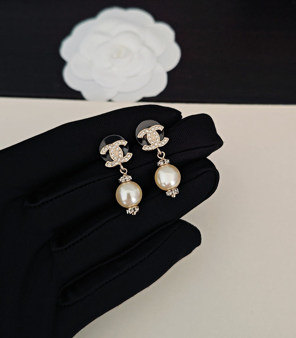 Pearl Pearl-Detail Statement Earrings – Pearl Detail – Design 009 main product view