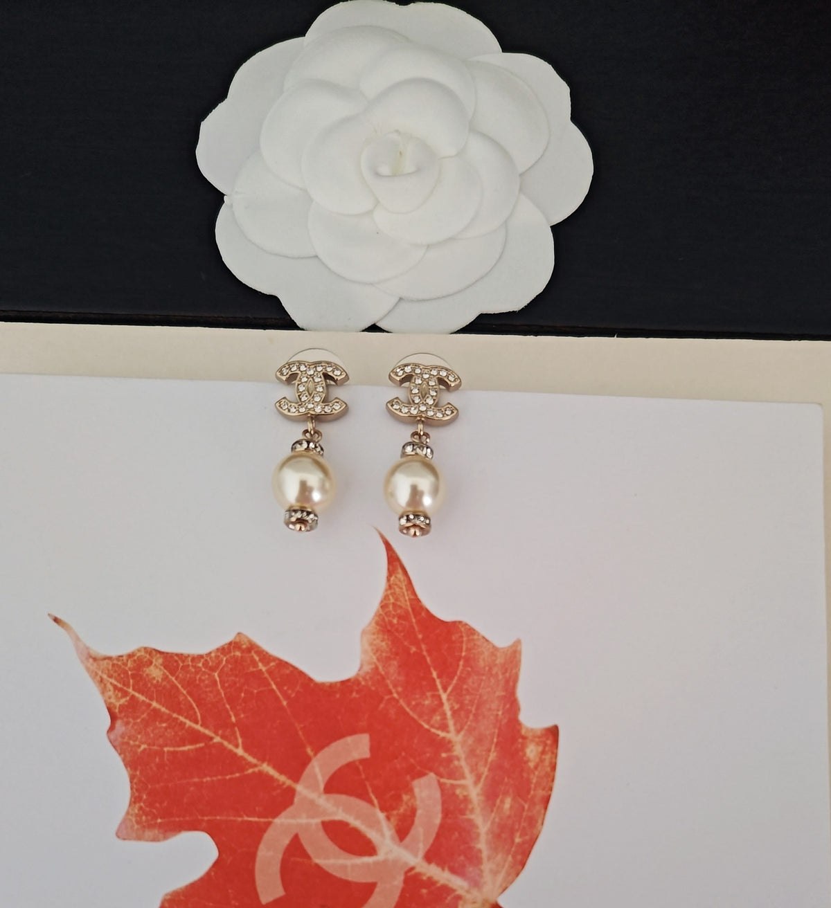 Pearl Pearl-Detail Statement Earrings – Pearl Detail – Design 009 side detail