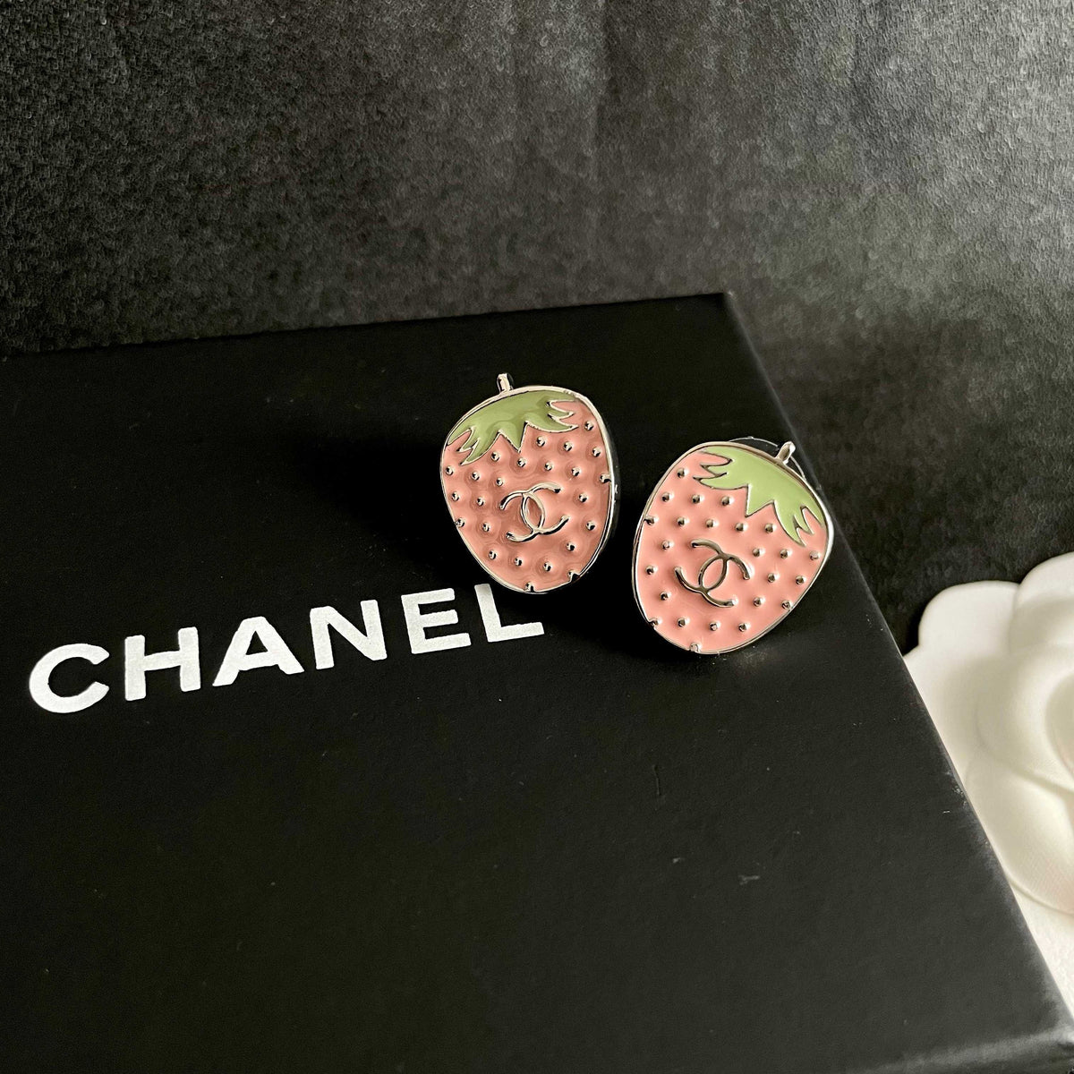 Double-C Emblem Stud Earrings in Polished Metal-Tone – Design 292 detail view