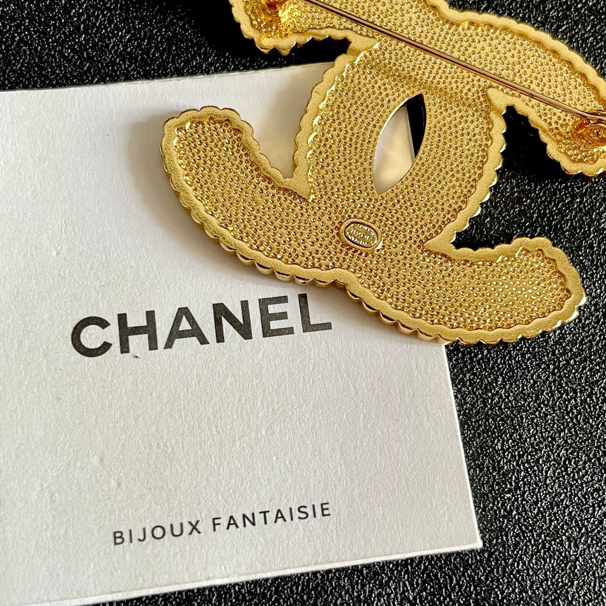 Double-C Emblem Brooch in Polished Metal-Tone – Design 066 main product view