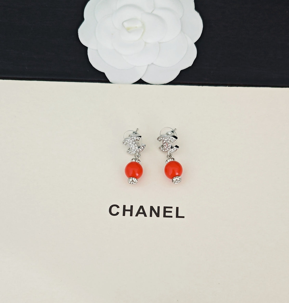Pearl Pearl-Detail Statement Earrings – Pearl Detail – Design 010 side detail