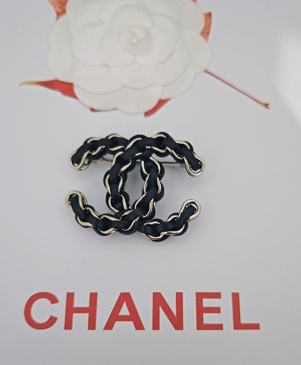 Signature Emblem Brooch in Gold-Tone – Black Detail – Design 003 side detail