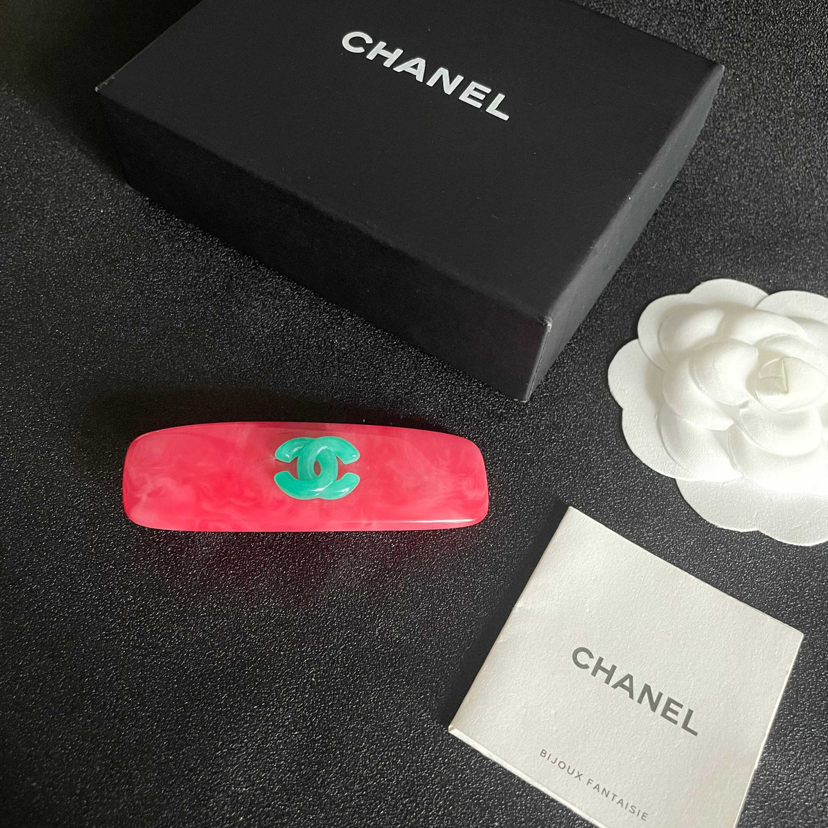 Double-C Emblem Hair Clip – Design 025 close-up detail
