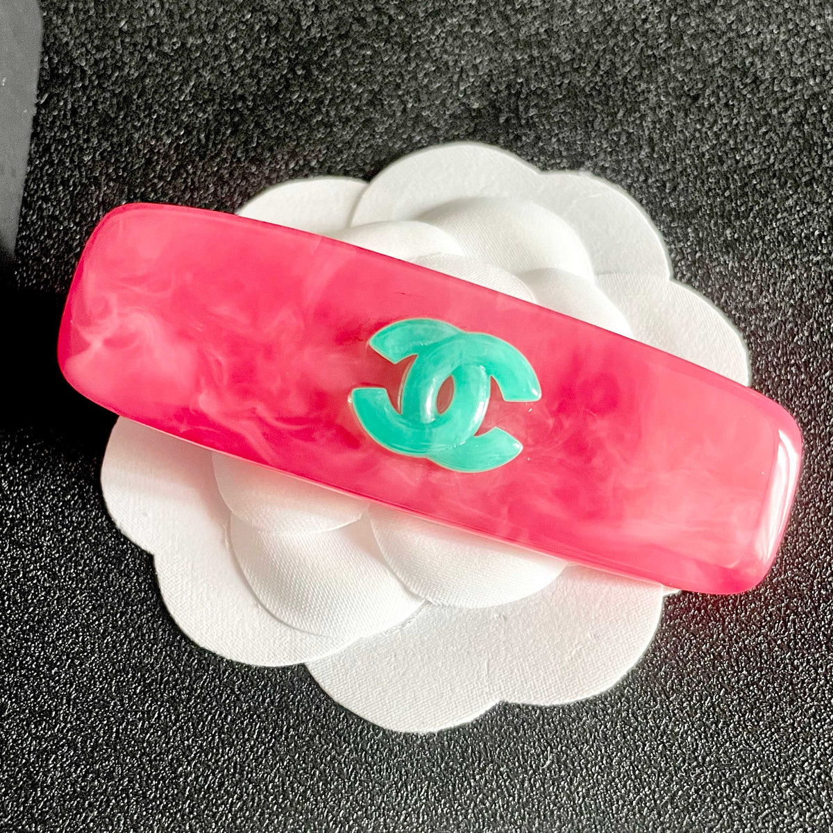 Double-C Emblem Hair Clip – Design 025 front product view