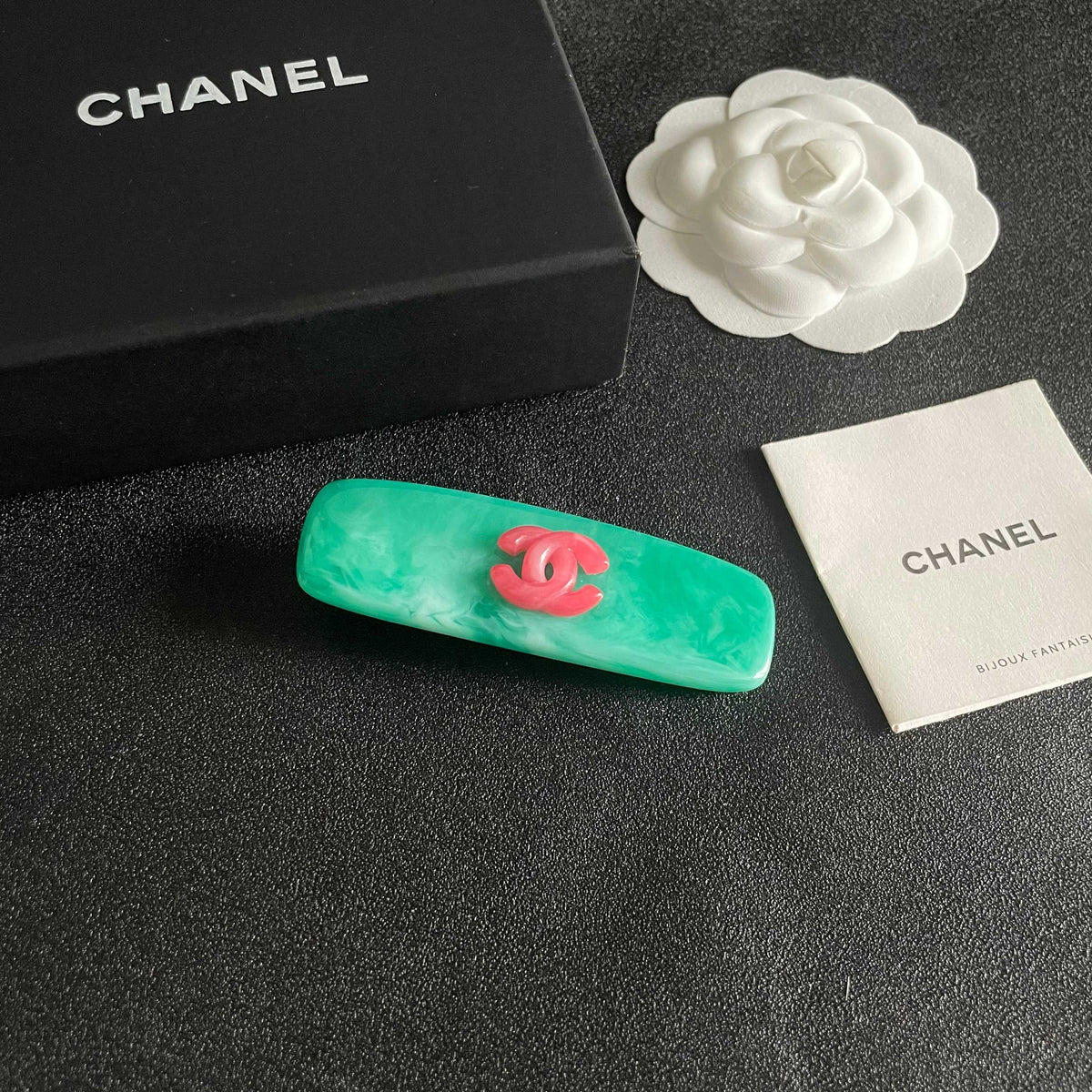 Double-C Emblem Hair Clip – Design 024 styled product view