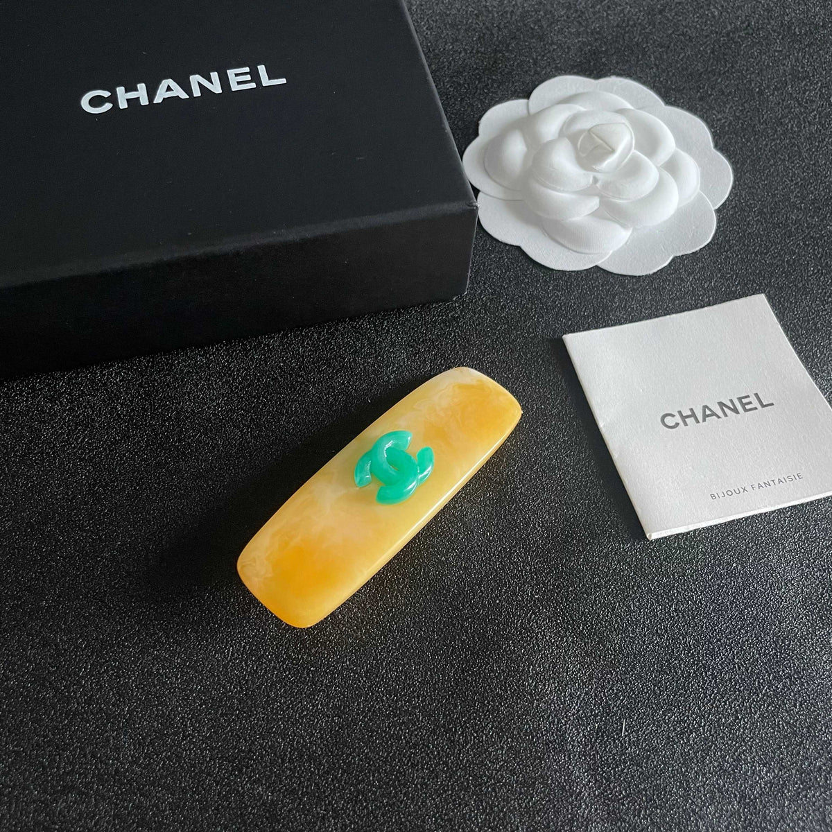 Double-C Emblem Hair Clip – Design 023 styled product view