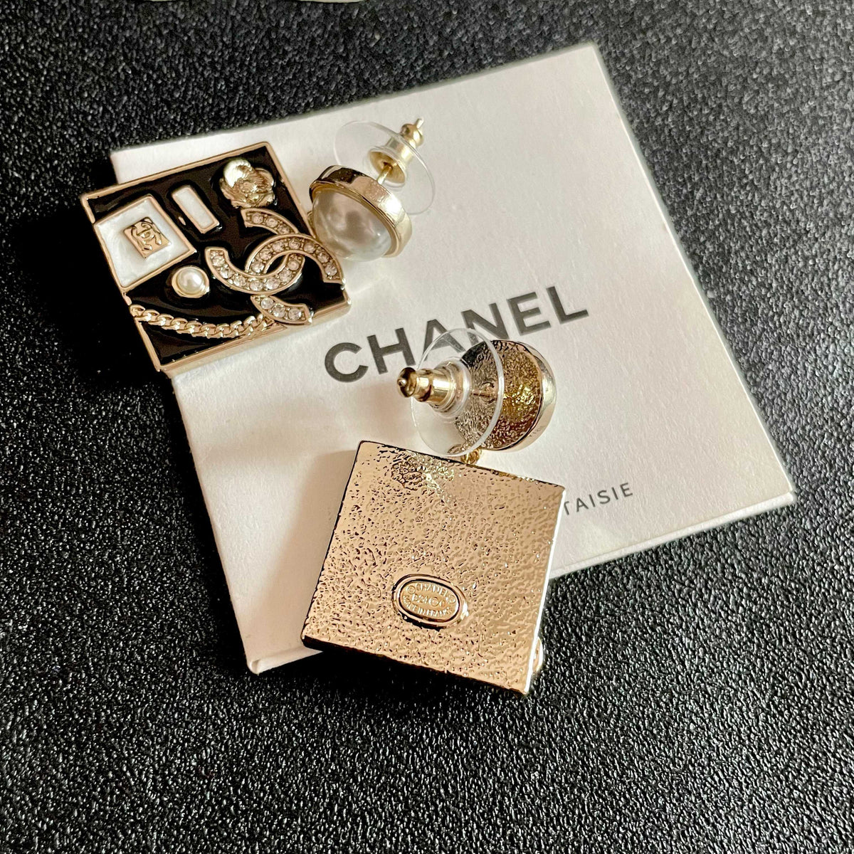 Double-C Emblem Statement Earrings in Polished Metal-Tone – Design 055 main product view