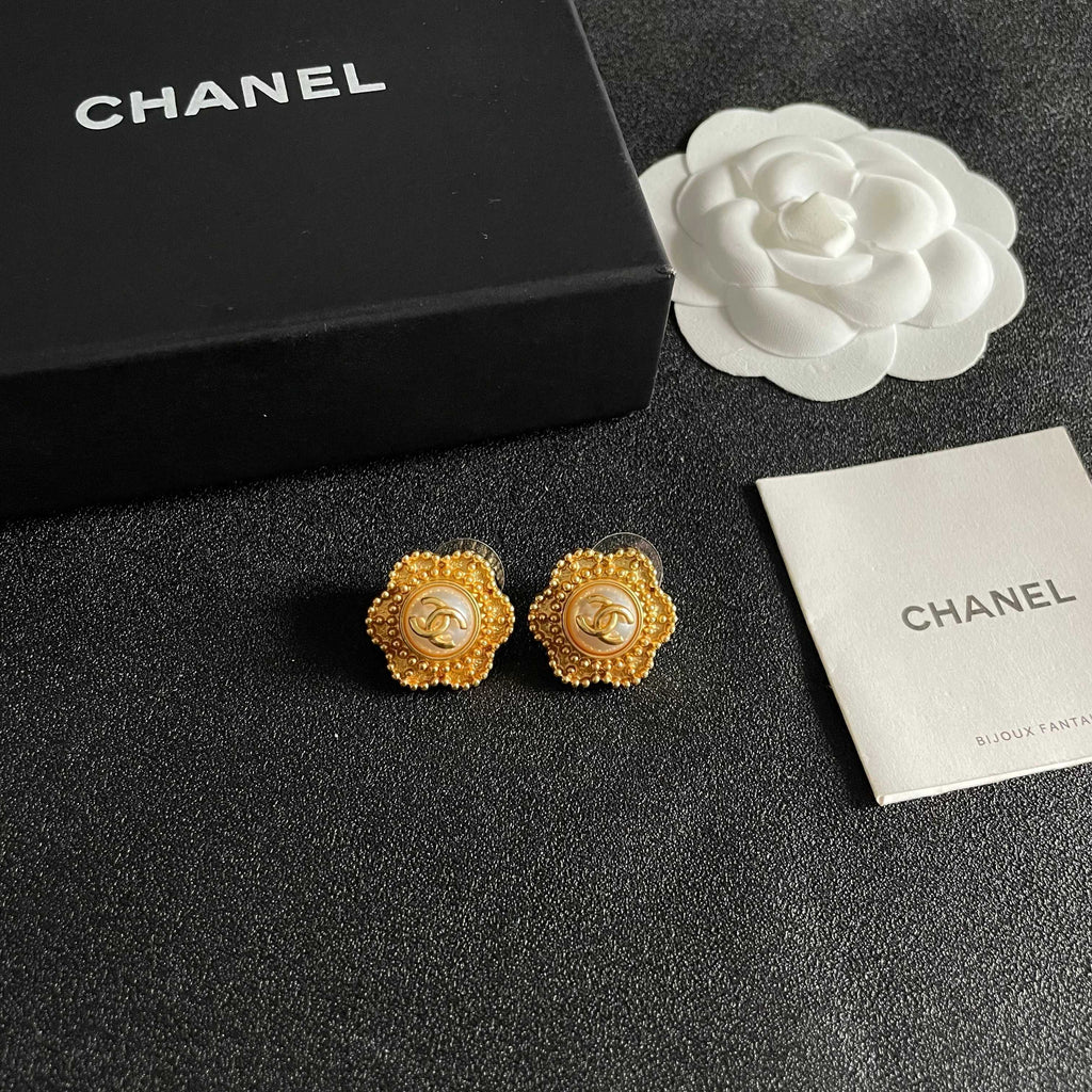 Double-C Emblem Stud Earrings in Polished Metal-Tone – Design 340 styled product view