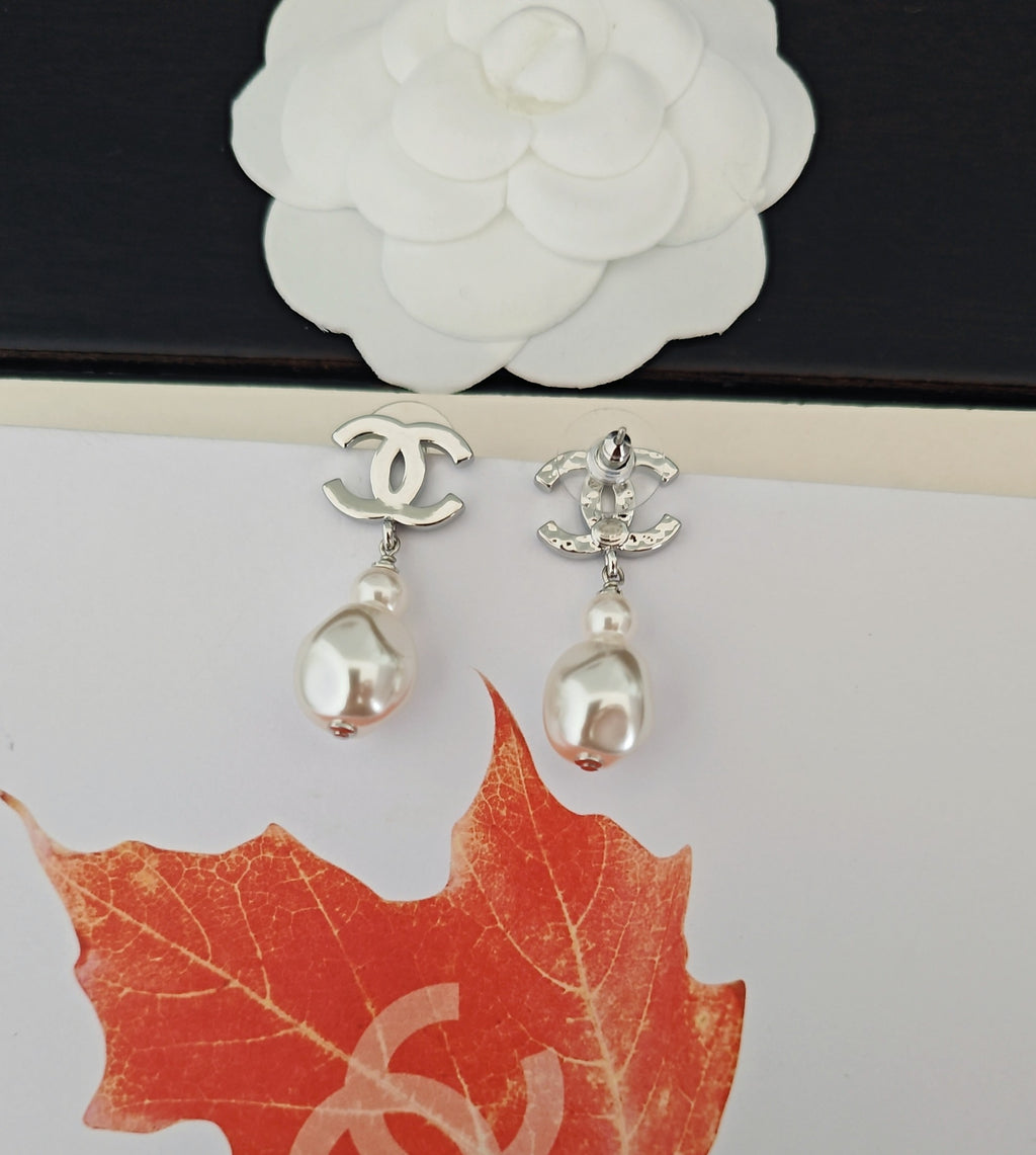 Pearl Pearl-Detail Statement Earrings – Pearl Detail – Design 004 styled product view