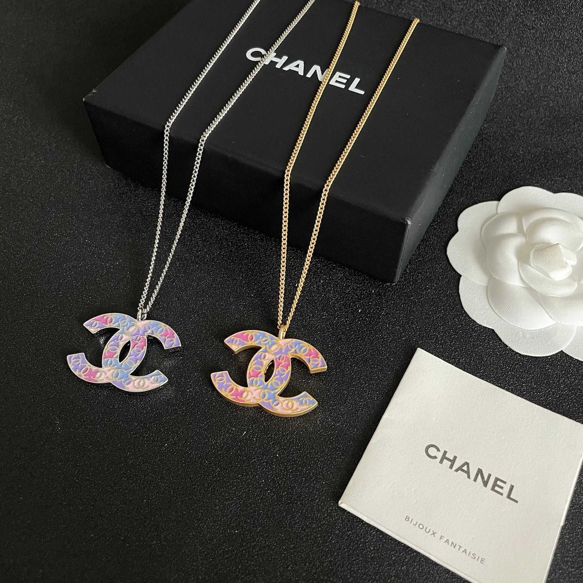 Double-C Emblem Pendant Necklace in Polished Metal-Tone – Design 060 side detail