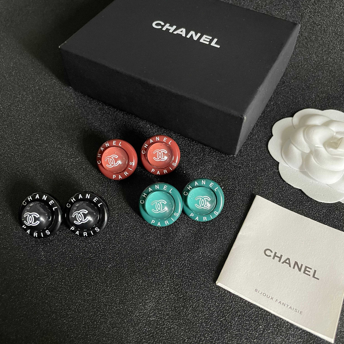 Double-C Emblem Stud Earrings in Polished Metal-Tone – Design 358 side detail