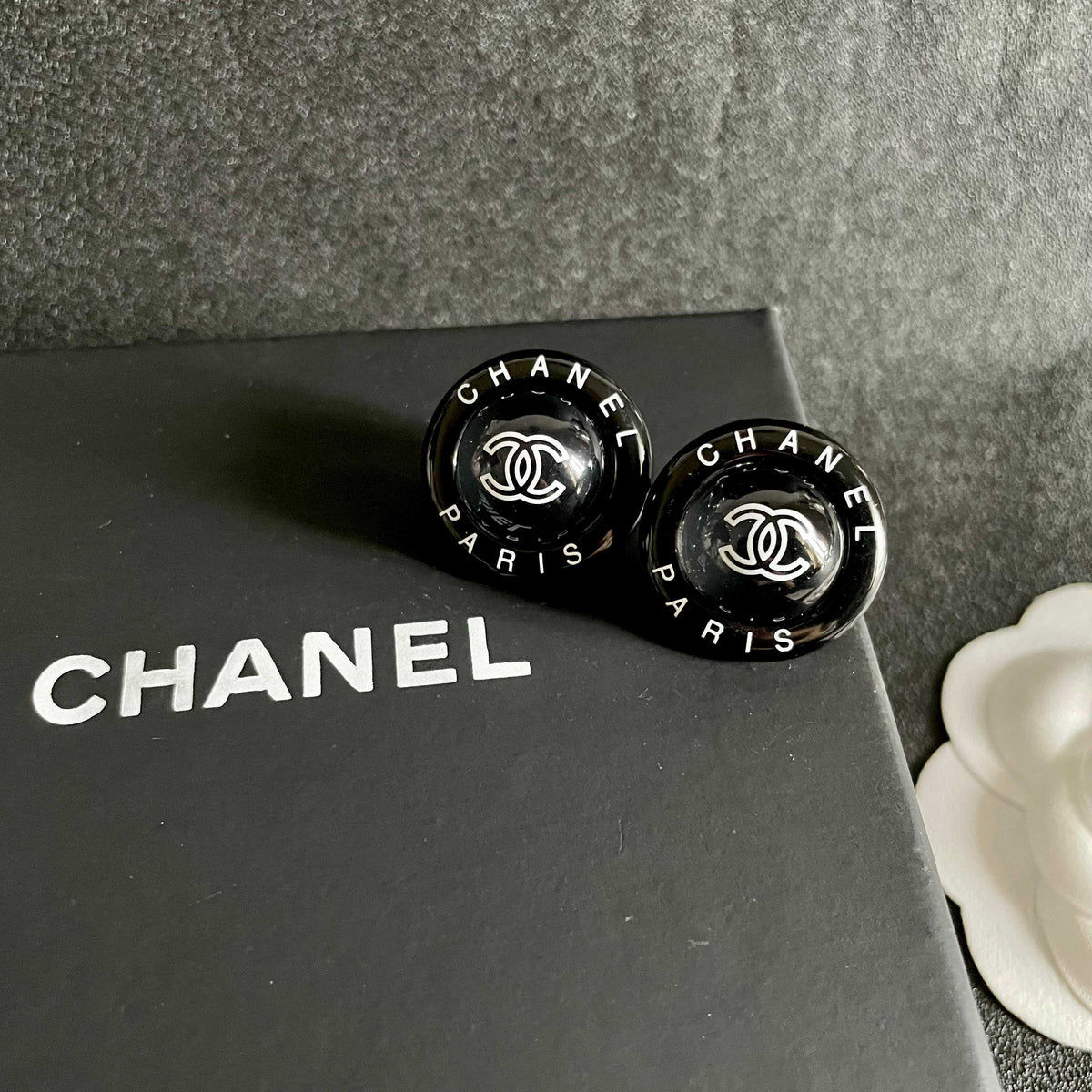 Double-C Emblem Stud Earrings in Polished Metal-Tone – Design 358 detail view