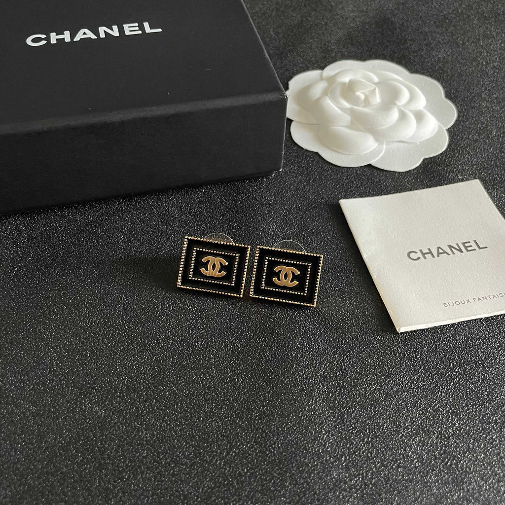Double-C Emblem Stud Earrings in Polished Metal-Tone – Design 352 styled product view