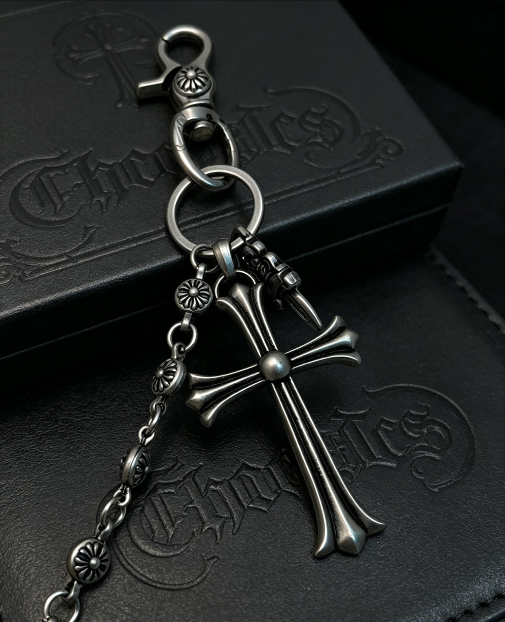 Cross Multi-Use Chain Accessory – Design 03 close-up detail