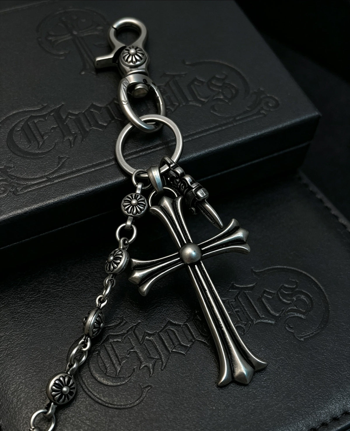 Cross Multi-Use Chain Accessory – Design 03 close-up detail