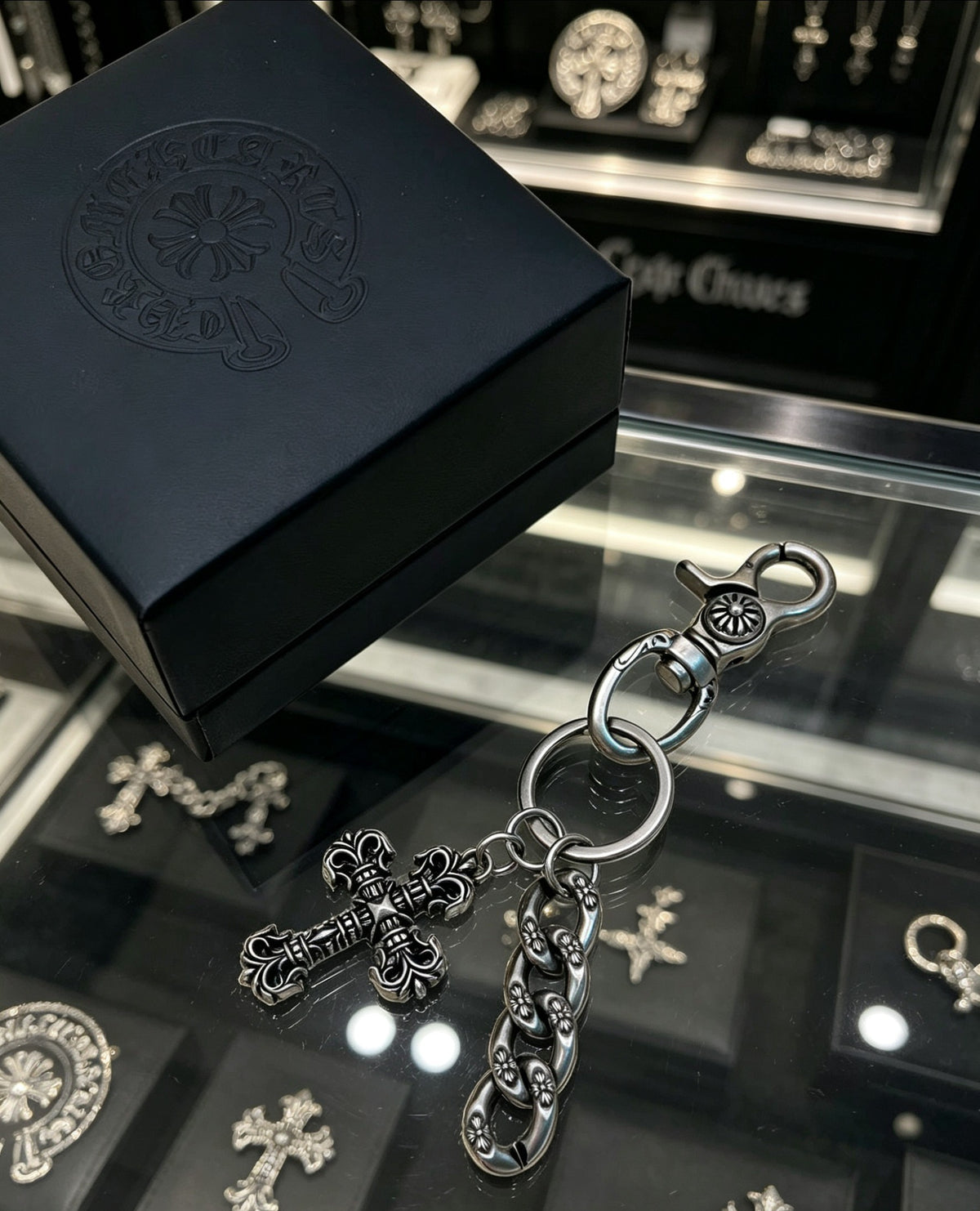 Signature Emblem Pendant in Polished Metal-Tone – Design 005 detail view