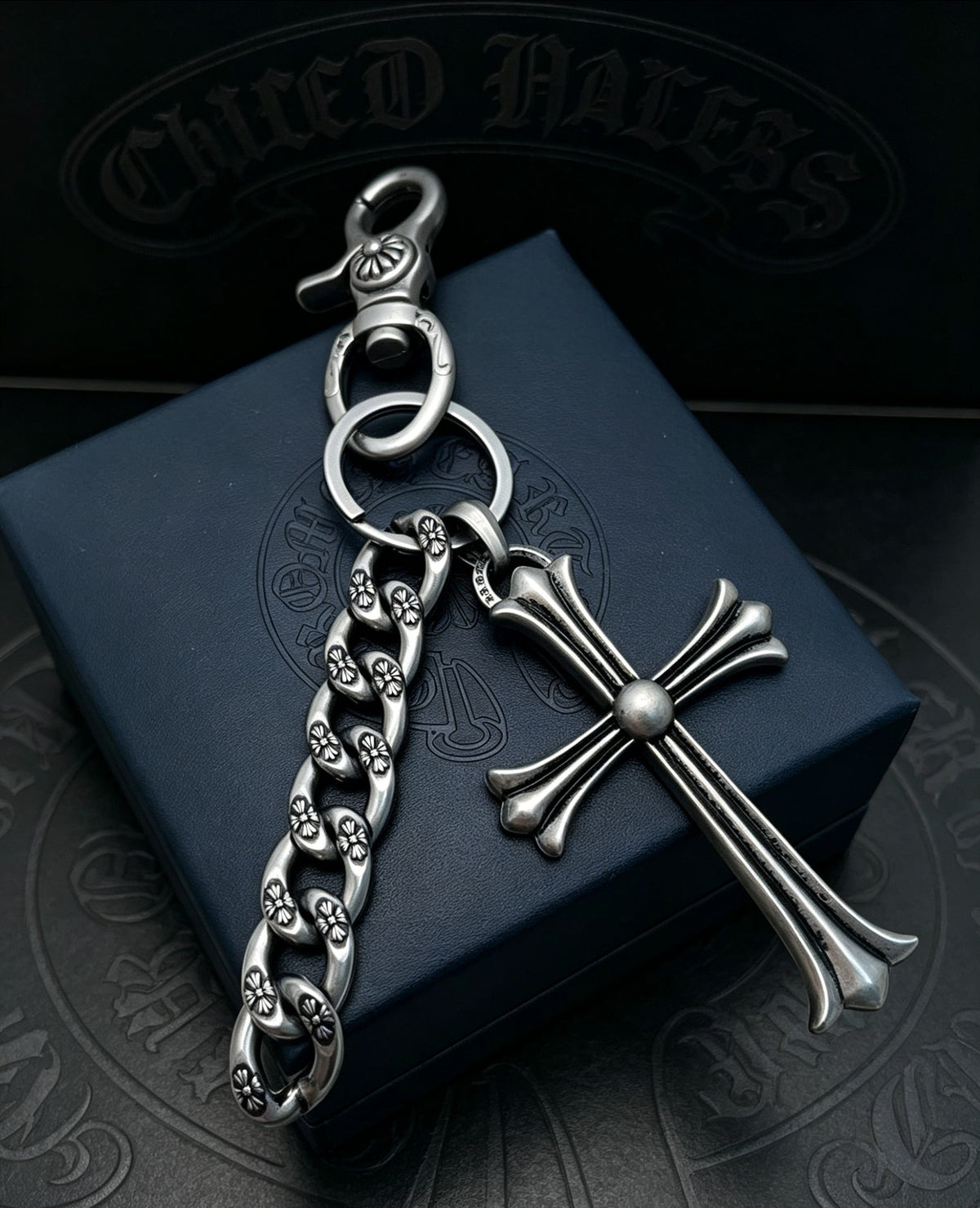 Cross Multi-Use Chain Accessory – Design 01 main product view