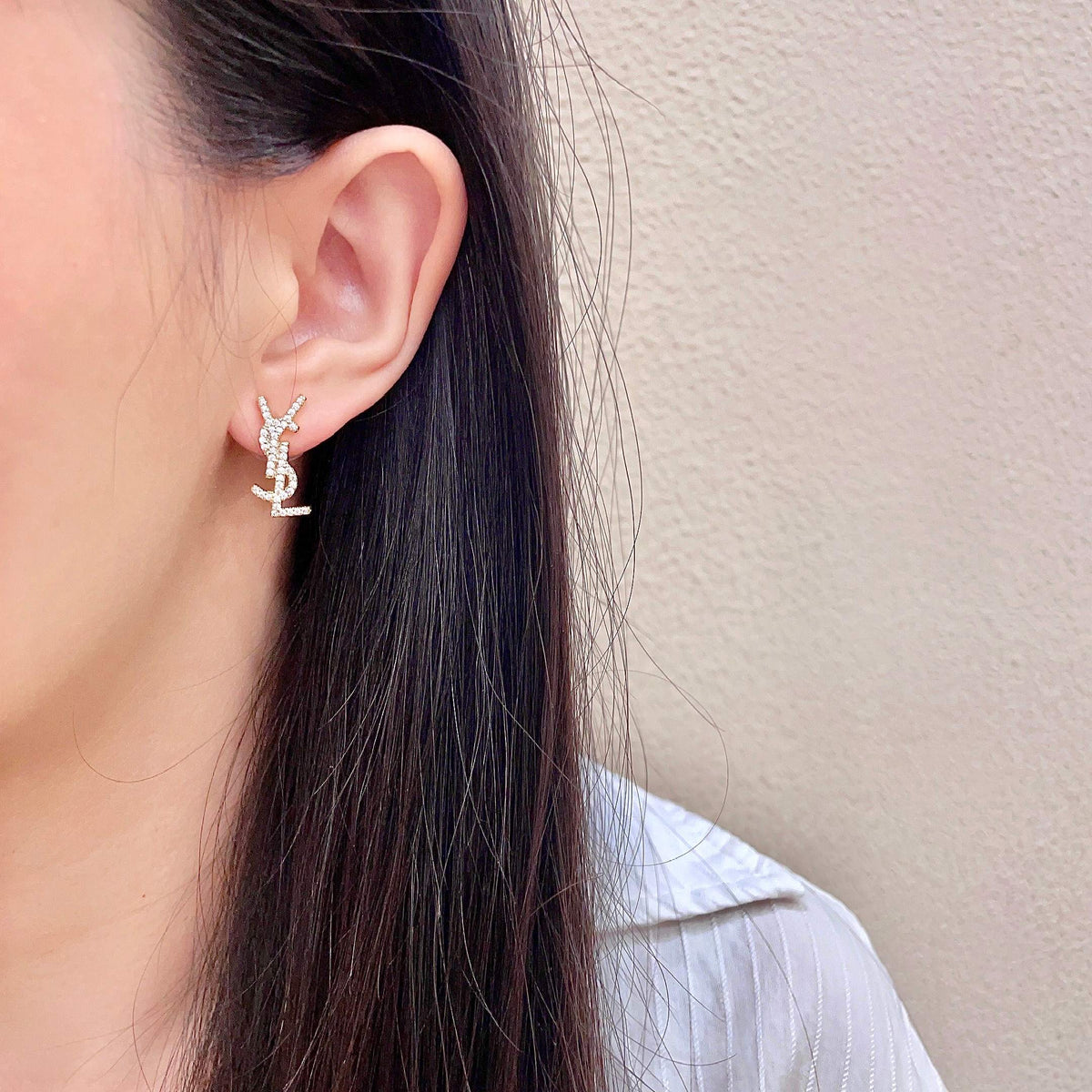 Geometric Emblem Stud Earrings in Silver-Tone – Vintage Detail – Design 009 detail view