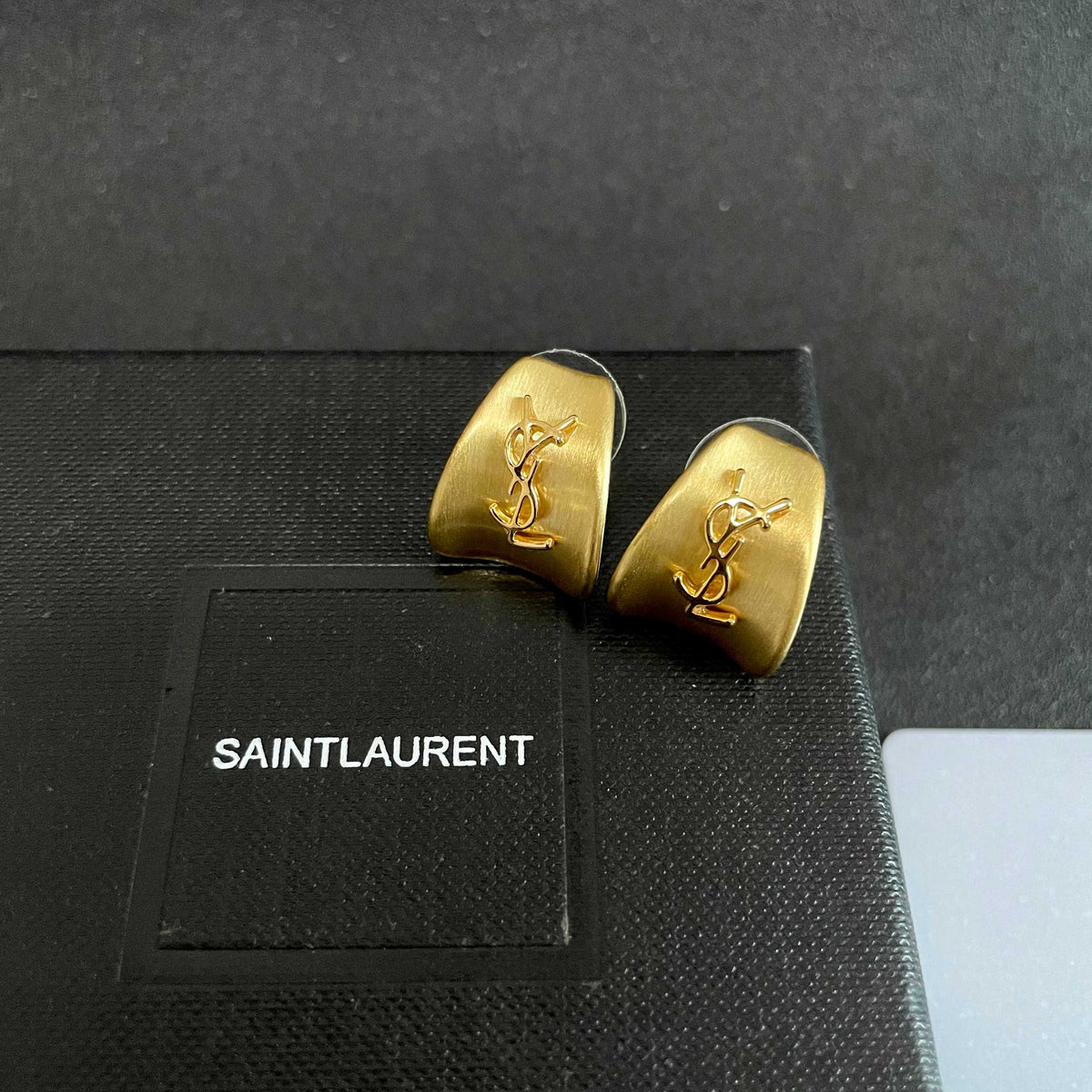 Geometric Emblem Stud Earrings in Silver-Tone – Vintage Detail – Design 008 detail view