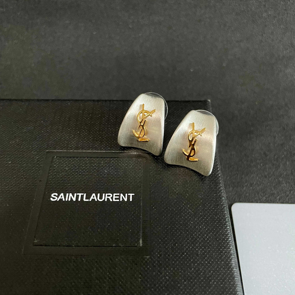 Geometric Emblem Stud Earrings in Silver-Tone – Vintage Detail – Design 007 detail view