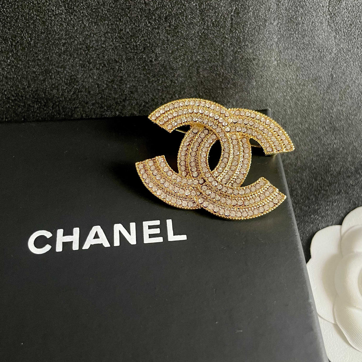 Signature Emblem Brooch in Polished Metal-Tone – Design 052 detail view