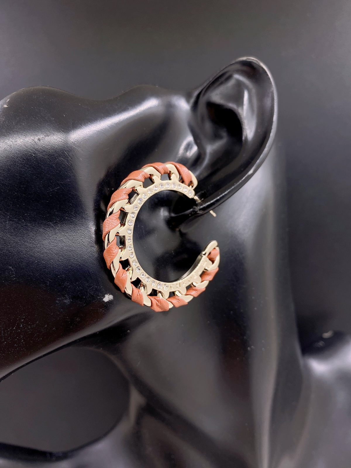 Round Jewelry Accessory in Gold-Tone – Black Detail – Design 002 front product view