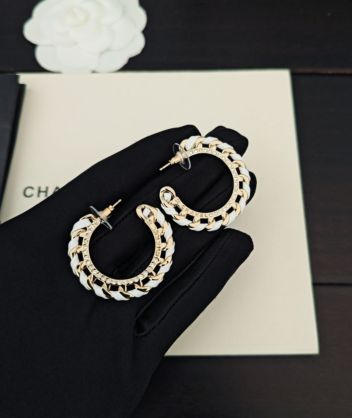 Round Jewelry Accessory in Gold-Tone – Black Detail – Design 002 front product view