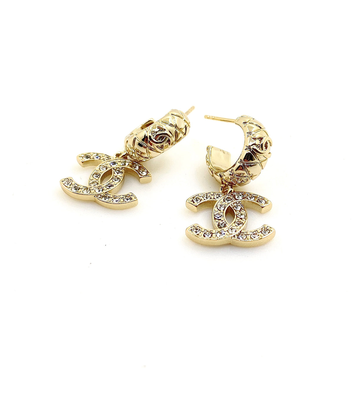 Signature Emblem Jewelry Accessory in Gold-Tone – Design 021 side detail