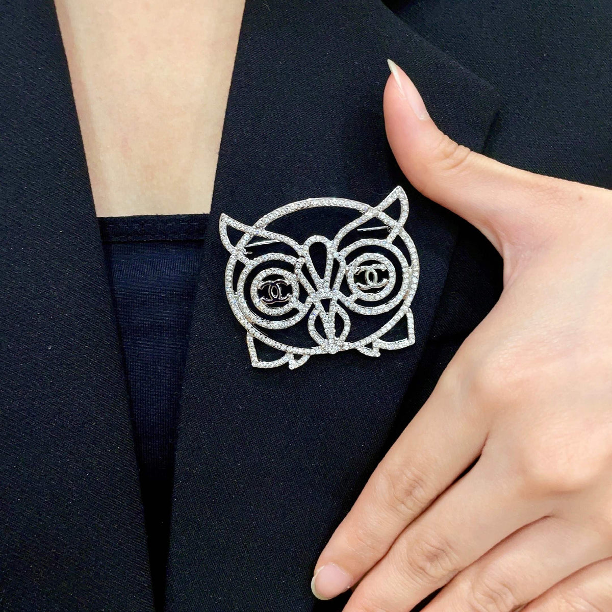 Signature Emblem Brooch in Polished Metal-Tone – Design 051 main product view