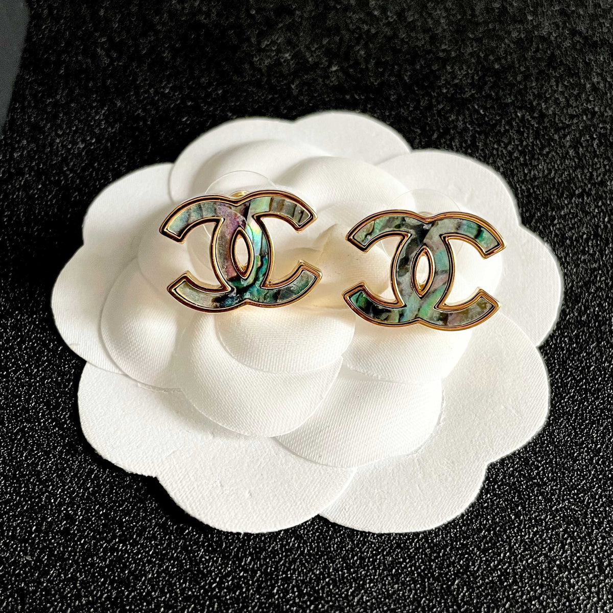 Double-C Emblem Stud Earrings in Polished Metal-Tone – Design 385 front product view
