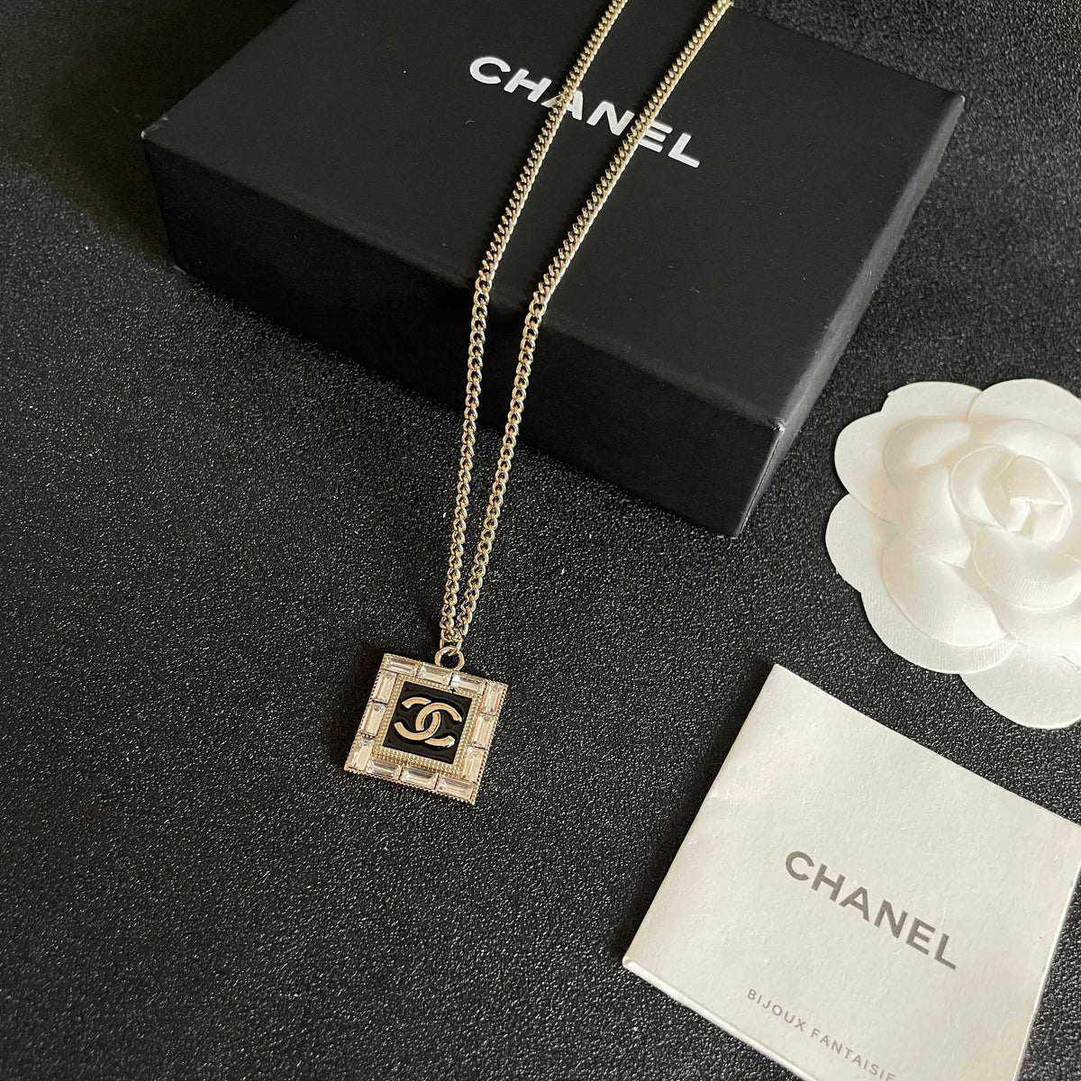 Double-C Emblem Pendant Necklace in Polished Metal-Tone – Design 079 close-up detail