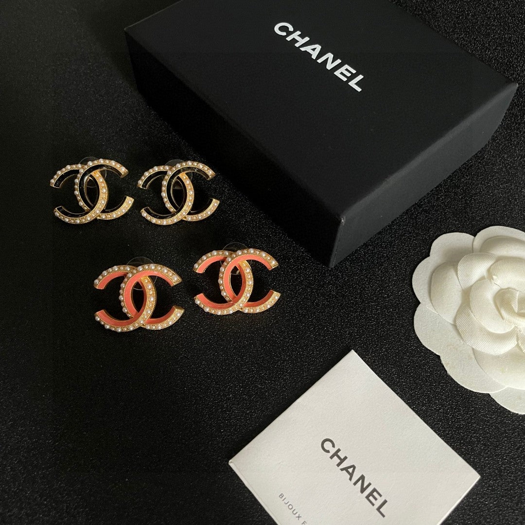 Double-C Emblem Pearl-Detail Stud Earrings – Pearl Detail – Design 002 close-up detail