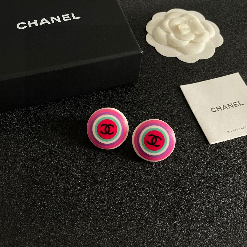 Double-C Emblem Stud Earrings in Polished Metal-Tone – Design 399 styled product view