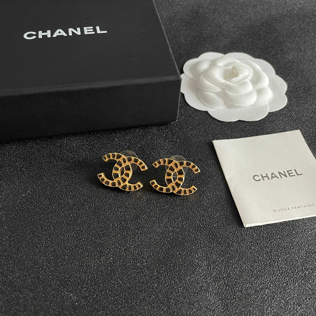Double-C Emblem Stud Earrings in Polished Metal-Tone – Design 396 styled product view