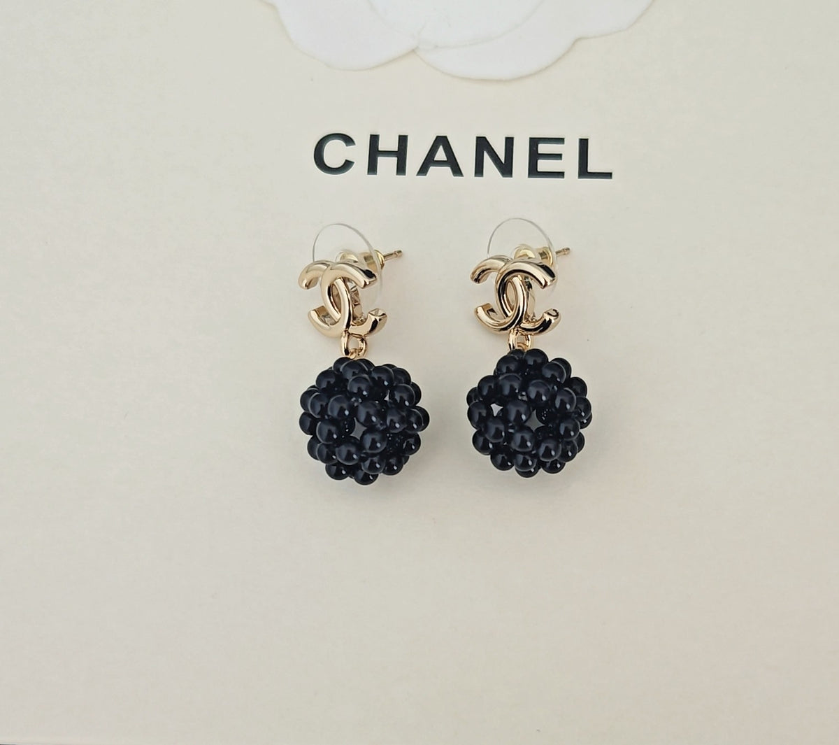 Pearl Pearl-Detail Statement Earrings – Pearl Detail – Design 014 close-up detail
