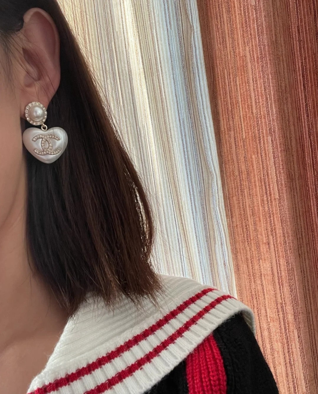 Heart Pearl-Detail Statement Earrings – Pearl Detail – Design 002 side detail