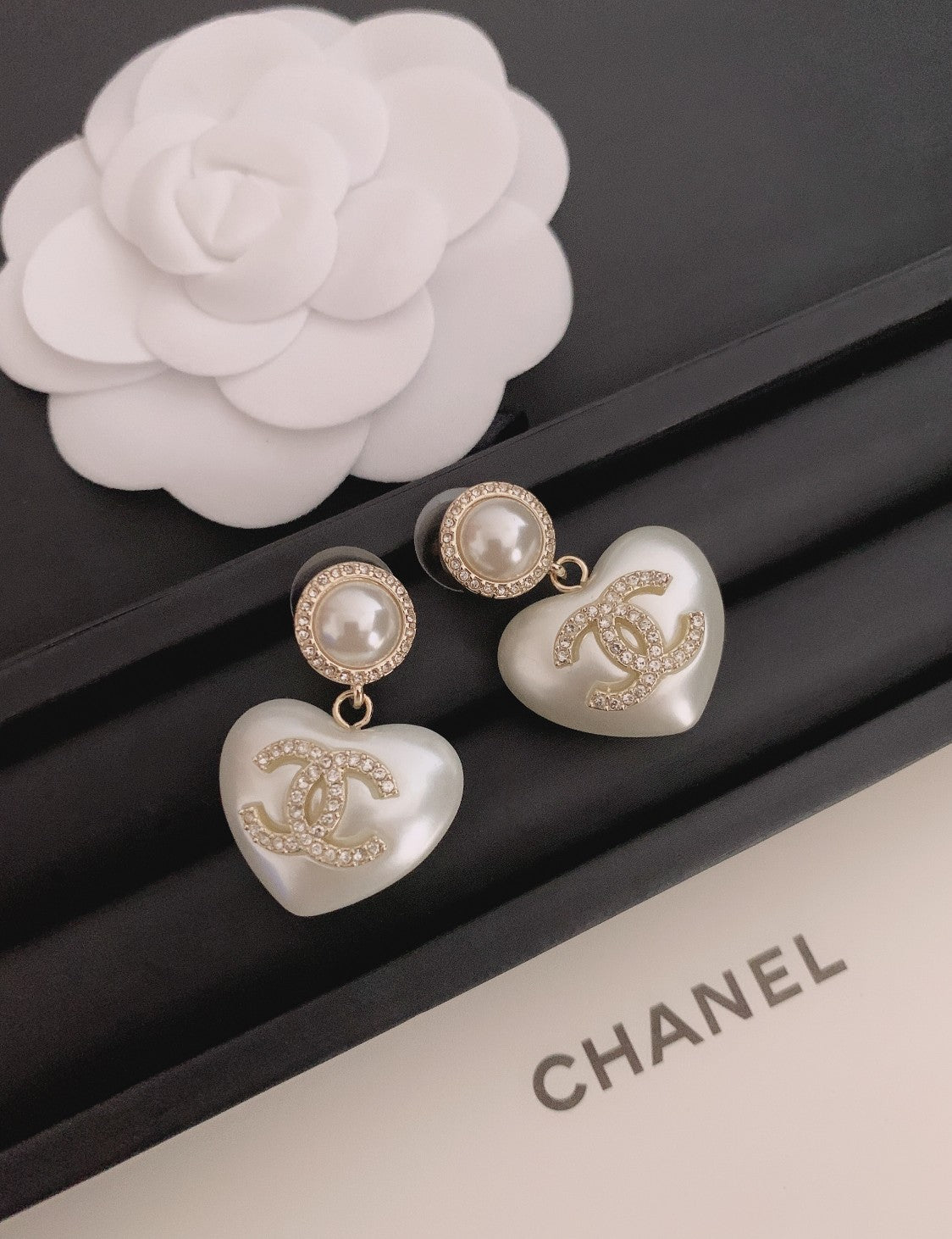 Heart Pearl-Detail Statement Earrings – Pearl Detail main product view