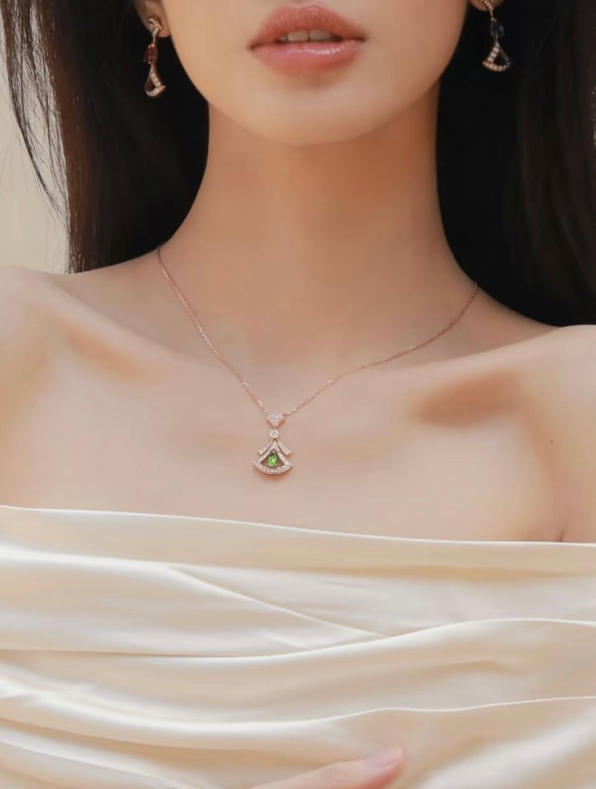 Geometric Emblem Pendant Necklace in Rose-Gold-Tone – Rose Gold Detail – Design 014 close-up detail