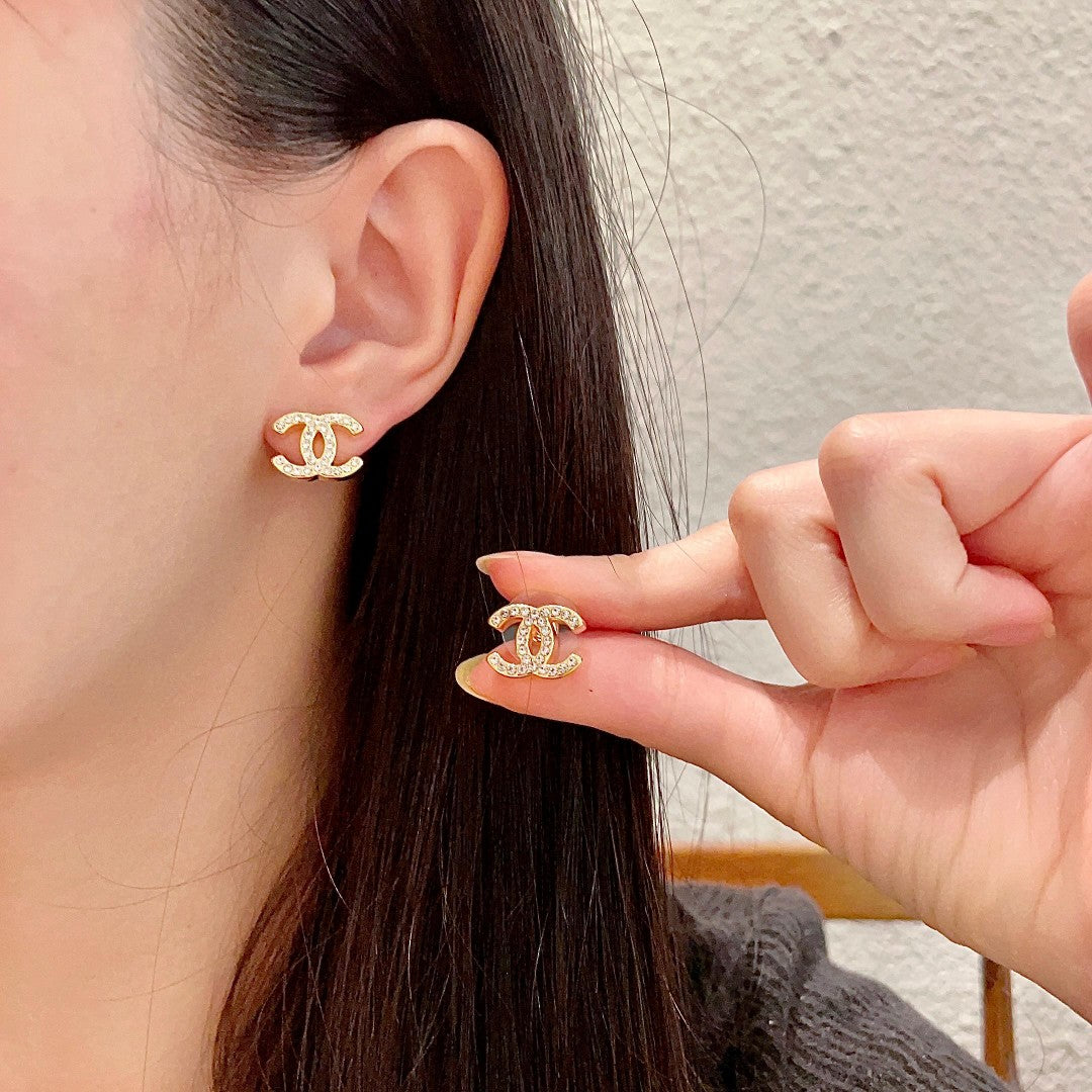 Double-C Emblem Stud Earrings in Polished Metal-Tone – Design 442 main product view