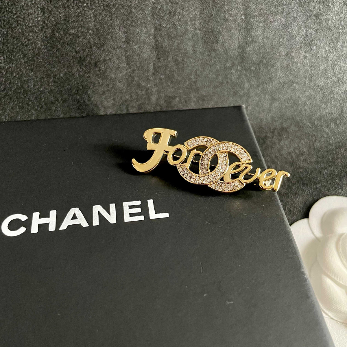 Signature Emblem Brooch in Polished Metal-Tone – Design 059 detail view