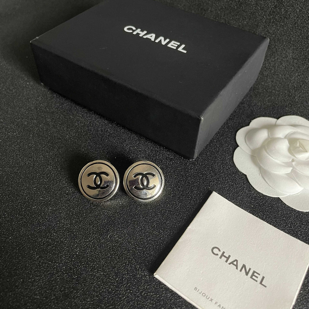 Double-C Emblem Stud Earrings in Polished Metal-Tone – Design 413 close-up detail