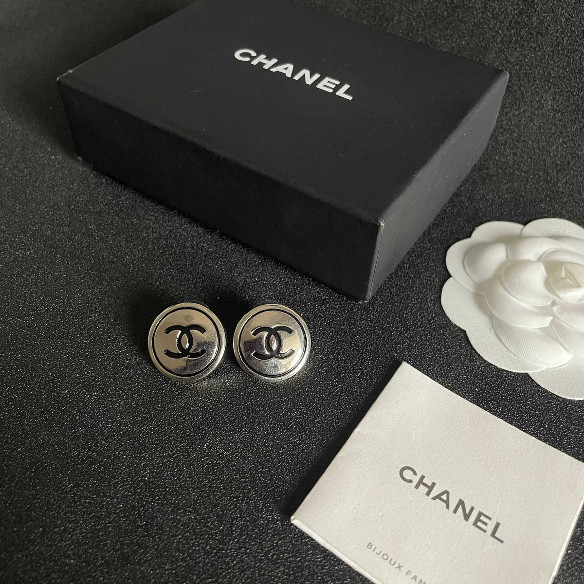 Double-C Emblem Stud Earrings in Polished Metal-Tone – Design 453 close-up detail
