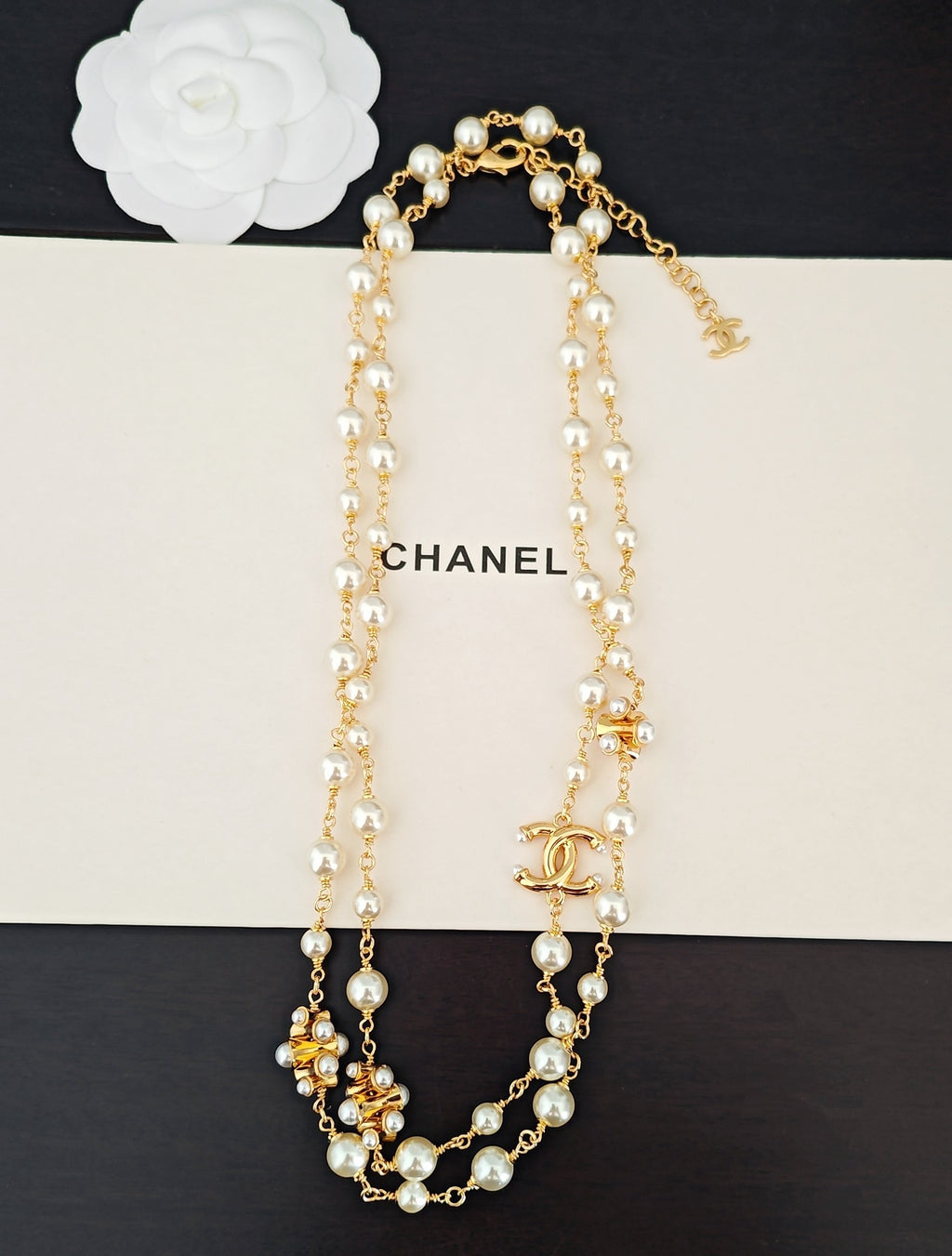 Pearl Pearl-Detail Pendant Necklace – Pearl Detail – Design 070 front product view