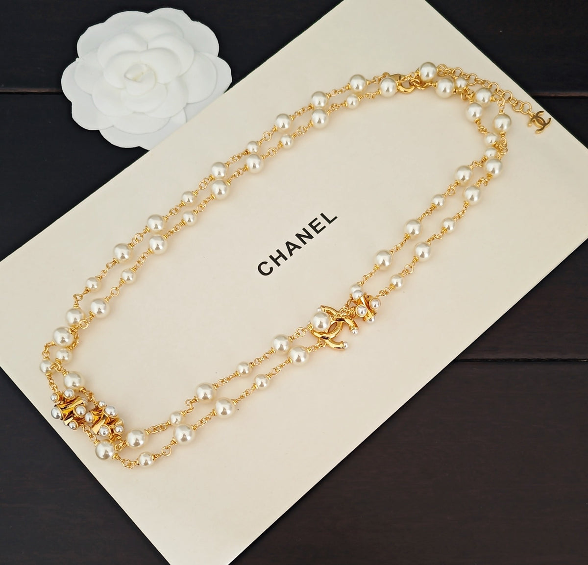 Pearl Pearl-Detail Pendant Necklace – Pearl Detail – Design 063 side detail