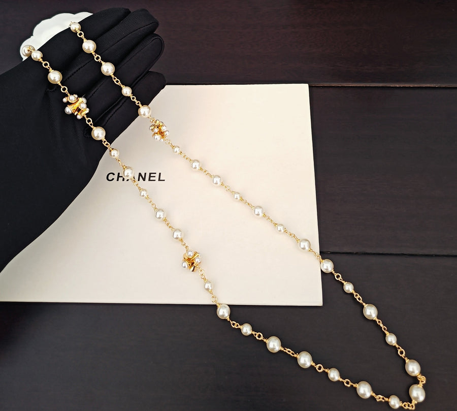 Pearl Pearl-Detail Pendant Necklace – Pearl Detail – Design 070 main product view