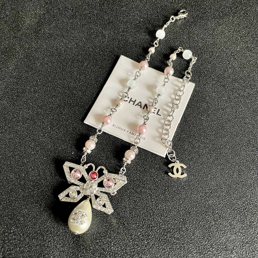 Double-C Emblem Pearl-Detail Pendant Necklace – Pearl Detail – Design 133 detail view