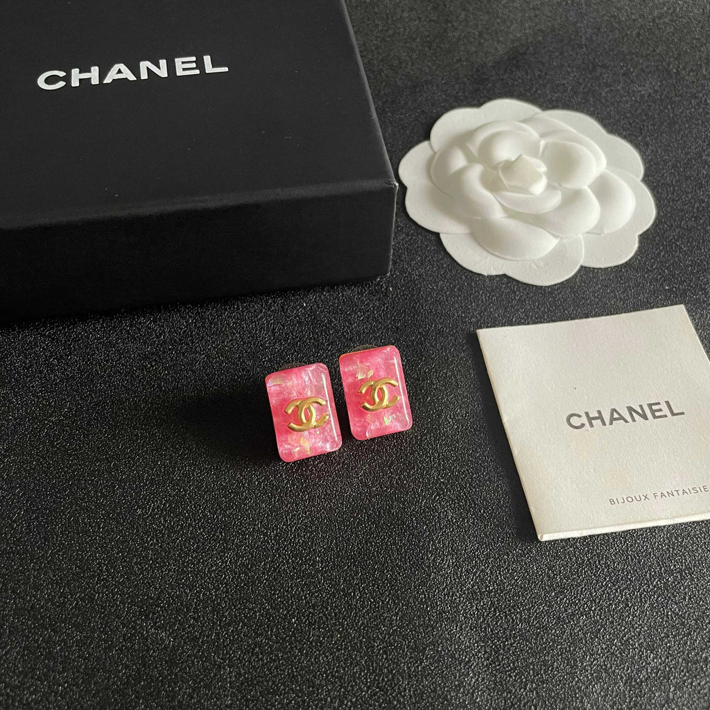 Double-C Emblem Stud Earrings in Polished Metal-Tone – Design 476 styled product view