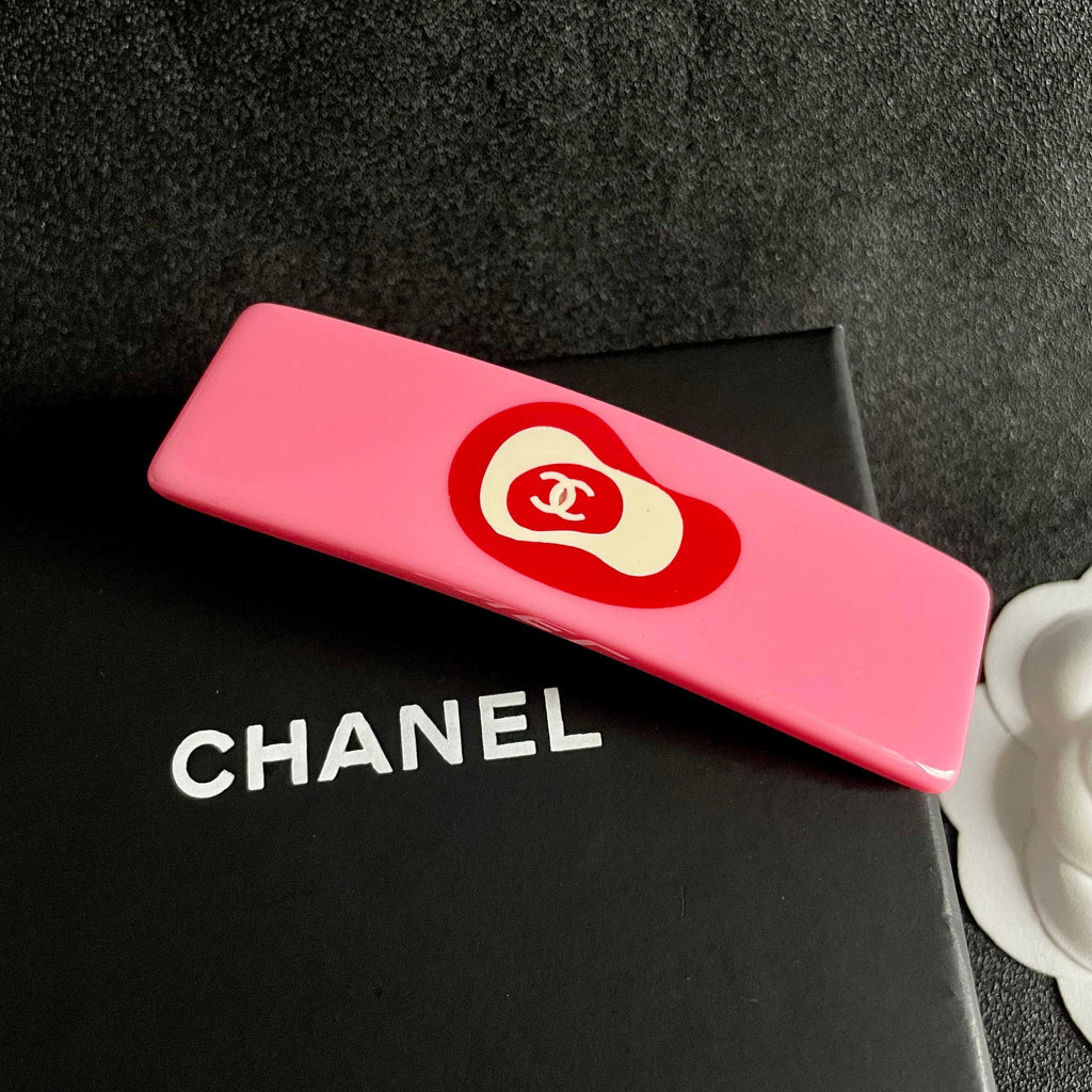 Double-C Emblem Hair Clip – Design 038 detail view