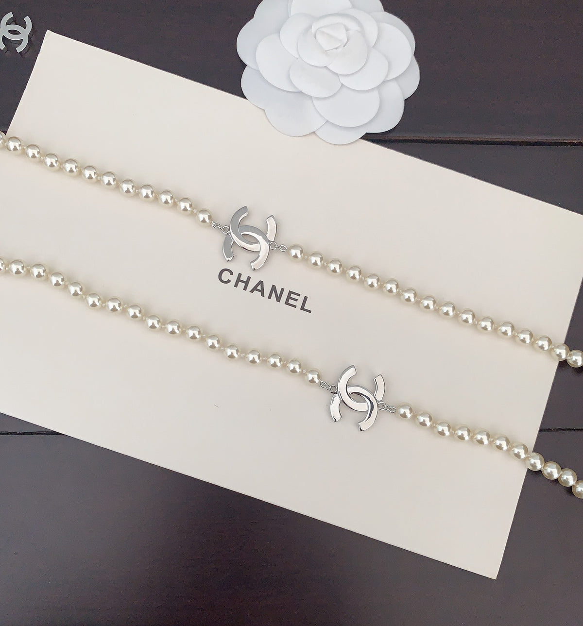 Letter Pearl-Detail Pendant Necklace – Pearl Detail – Design 008 close-up detail