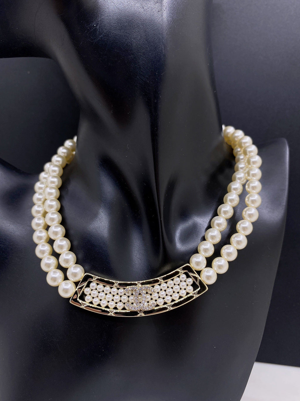 Pearl Pearl-Detail Pendant Necklace – Pearl Detail – Design 066 front product view